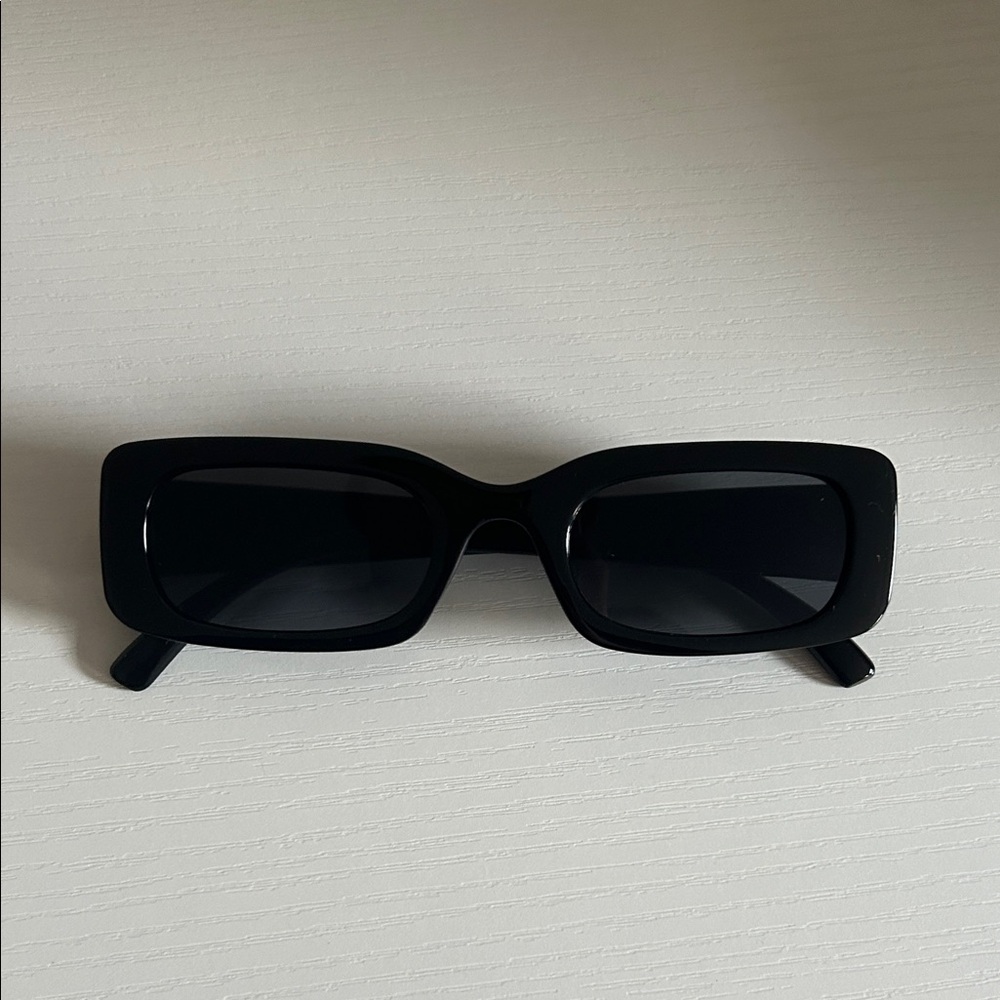 Classic Black Rectangle Sunglasses - Women